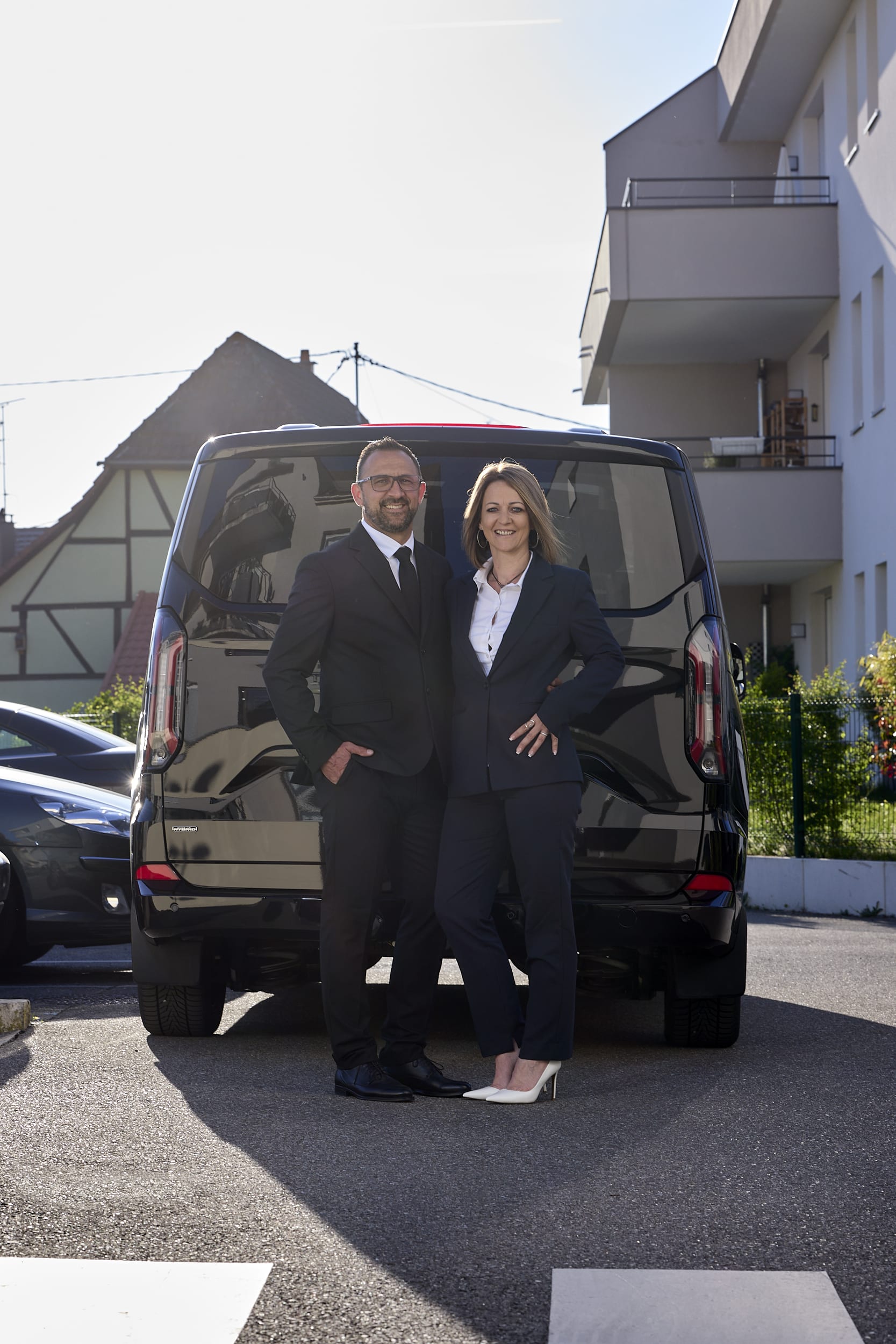 Aurélie et Alexandre, fondateurs de MB Mobilité, experts en transport de personnes et sécurité.